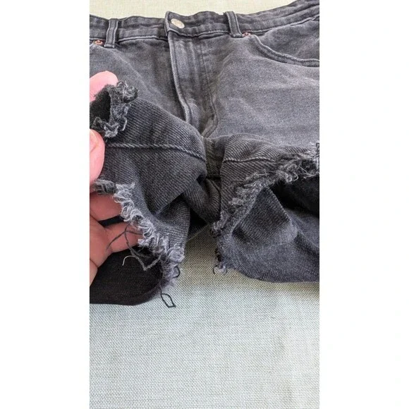 American Eagle Black High Rise Cut Off Shorts Size 6 Stretch - Picture 8 of 10